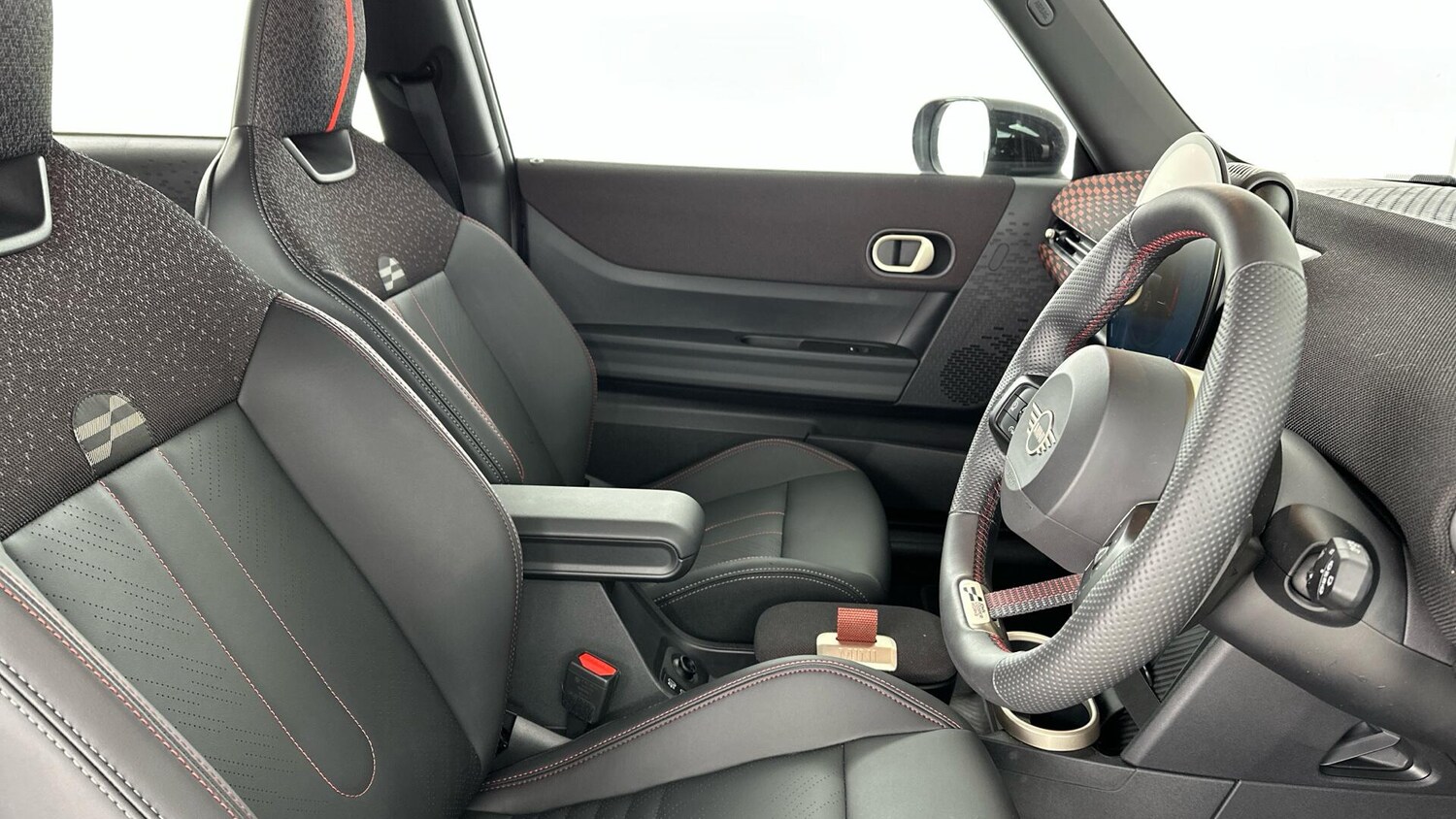 Used MINI Cooper 2025 for sale - 76760490: Photo 11