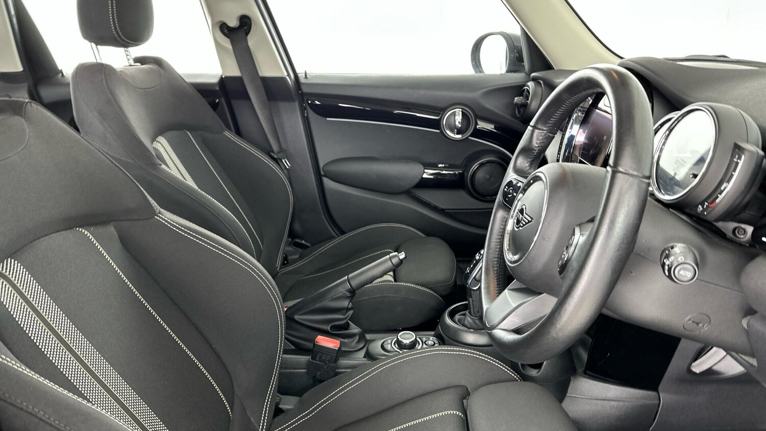 Used MINI Hatch 2022 for sale - 76781411: Photo 11