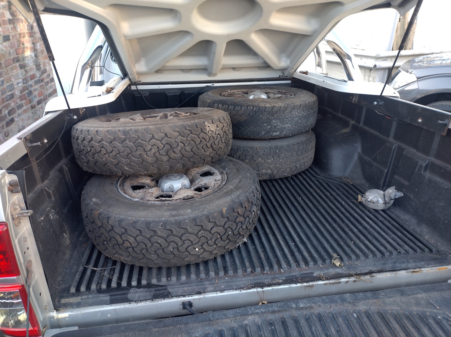 Used Toyota Hilux 2013 for sale - 77083680: Photo 11