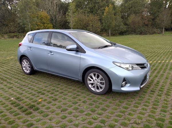 Used Toyota Auris 2013 for sale - 76334194: Photo 2
