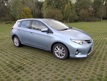 Used Toyota Auris 2013 for sale - 76334194: Photo 2