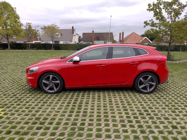Used Volvo V40 2015 for sale - 76293412: Photo 15