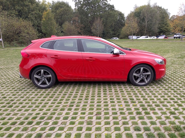Used Volvo V40 2015 for sale - 76293412: Photo 3