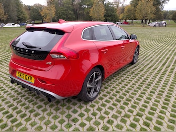 Used Volvo V40 2015 for sale - 76293412: Photo 4