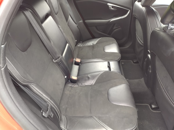 Used Volvo V40 2015 for sale - 76293412: Photo 8
