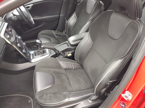 Used Volvo V40 2015 for sale - 76293412: Photo 9