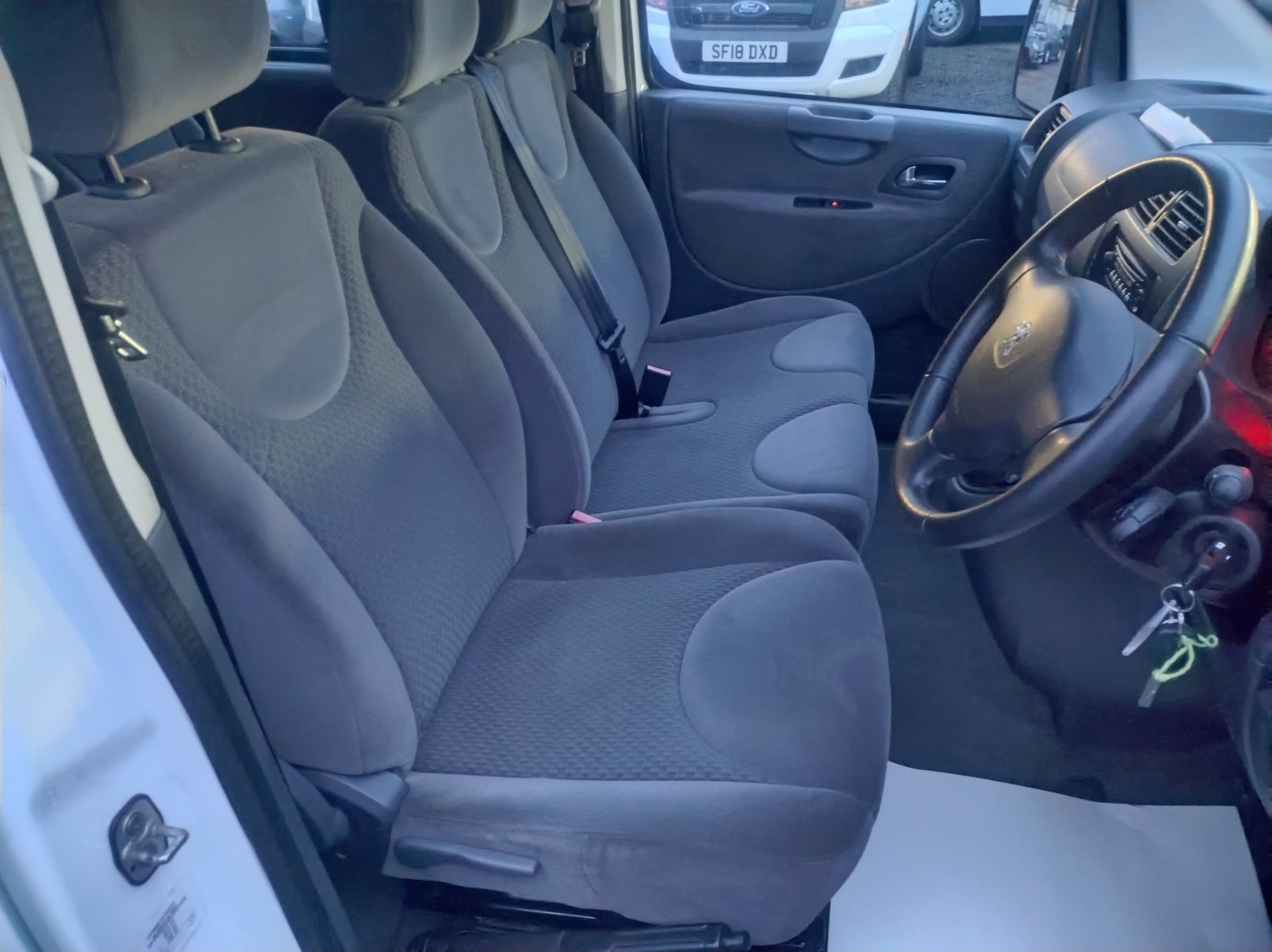 Used Peugeot Expert Tepee 2014 for sale - 77437993: Photo 2