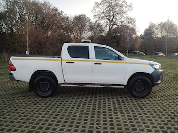 Used Toyota Hilux 2019 for sale - 76583193: Photo