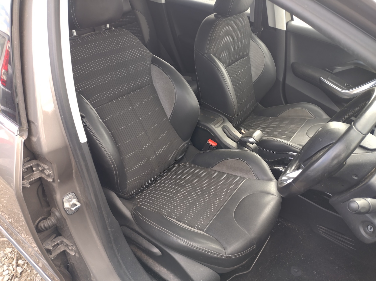 Used Peugeot 2008 2015 for sale - 78081720: Photo 5