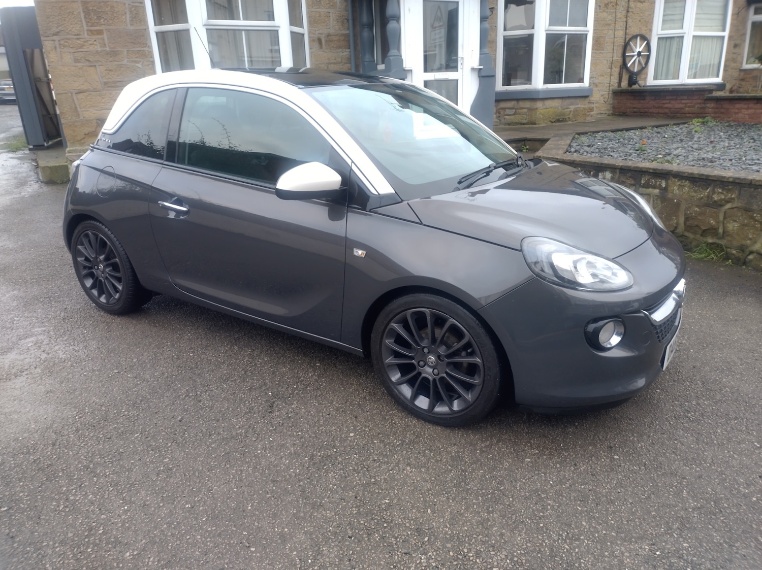 Used Vauxhall ADAM 2015 for sale - 77437739: Photo 2