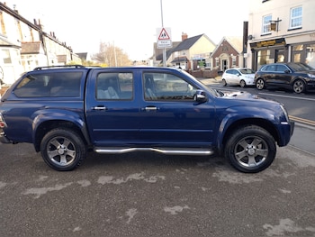 Used Isuzu Rodeo 2010 for sale - 77968169: Photo