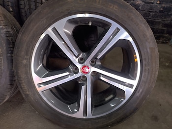 Used Jaguar F-Pace 2016 for sale - 75745447: Photo