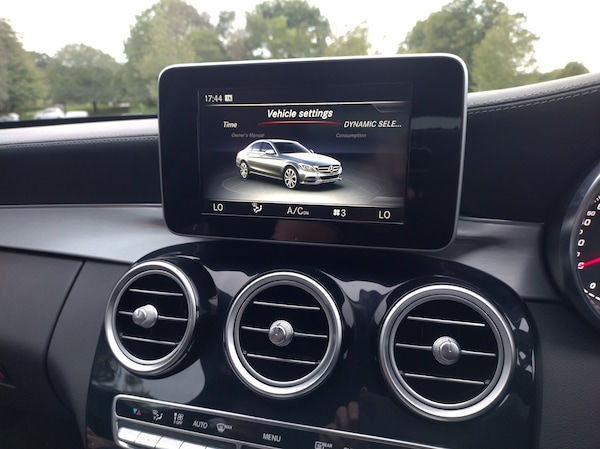 Used Mercedes-Benz C Class 2015 for sale - 76097985: Photo 11