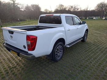 Used Nissan Navara 2017 for sale - 77014600: Photo