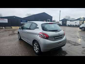 Used Peugeot 208 2013 for sale - 73680881: Photo
