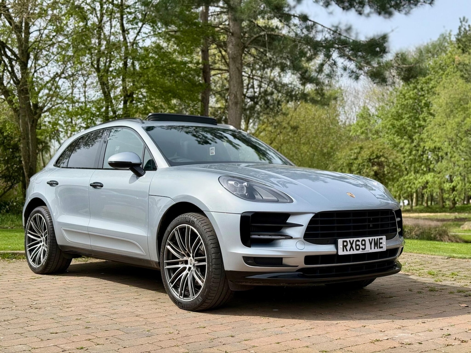 Used Porsche Macan 2019 for sale - 78205240: Photo 1