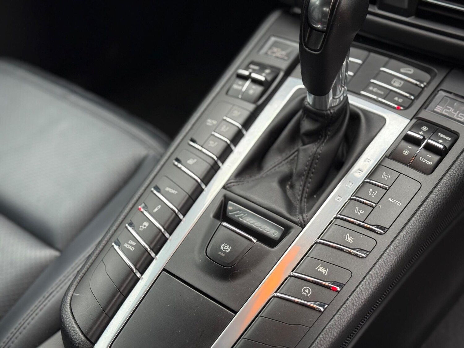 Used Porsche Macan 2019 for sale - 78205240: Photo 22