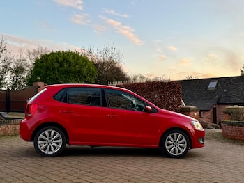 Used Volkswagen Polo 2011 for sale - 76964721: Photo