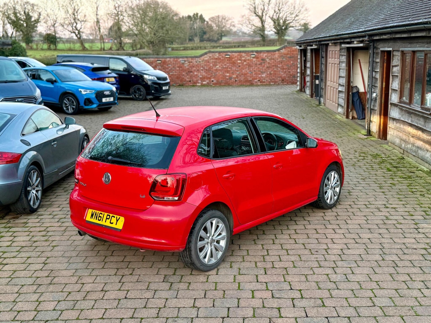 Used Volkswagen Polo 2011 for sale - 76964721: Photo 8