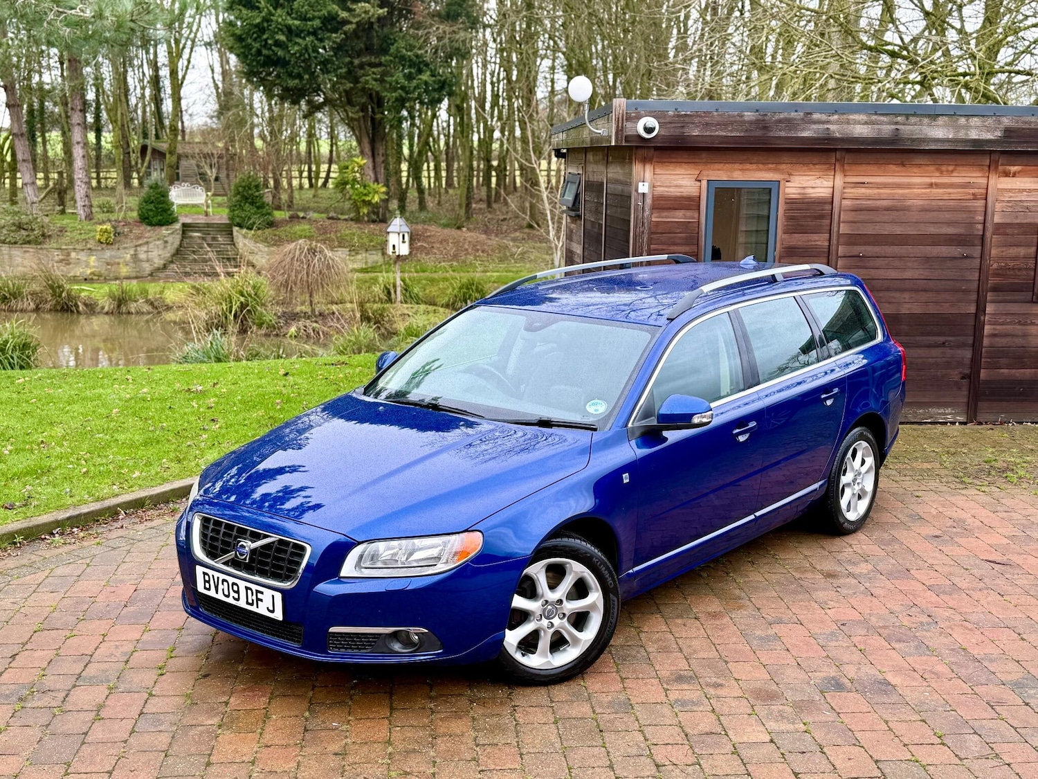 Used Volvo V70 2009 for sale - 77175411: Photo 3