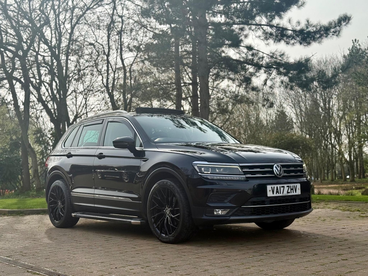 Used Volkswagen Tiguan 2017 for sale - 77969692: Photo 2