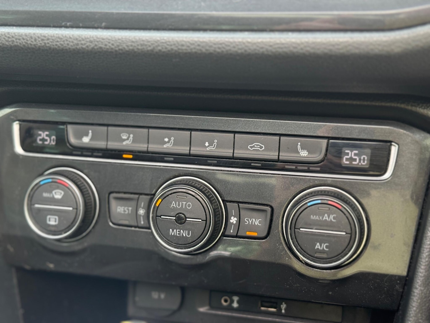 Used Volkswagen Tiguan 2017 for sale - 77969692: Photo 23