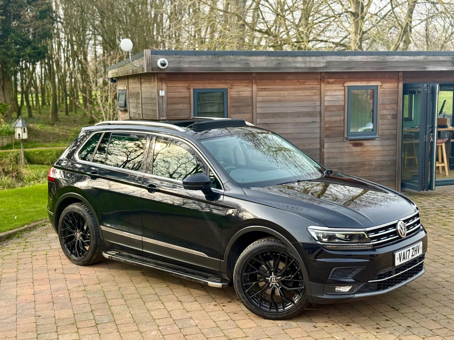 Used Volkswagen Tiguan 2017 for sale - 77969692: Photo 3