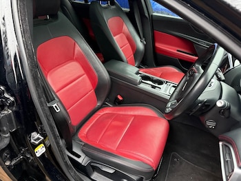 Used Jaguar XE 2015 for sale - 76975685: Photo