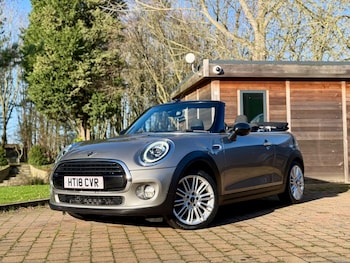Used MINI Convertible 2018 for sale - 77352014: Photo
