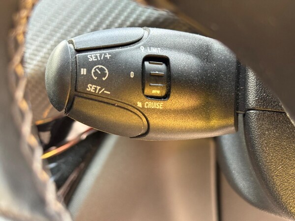 Used Peugeot 2008 2015 for sale - 75708555: Photo 24