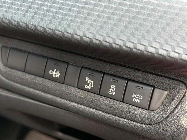 Used Peugeot 2008 2015 for sale - 75708555: Photo 26