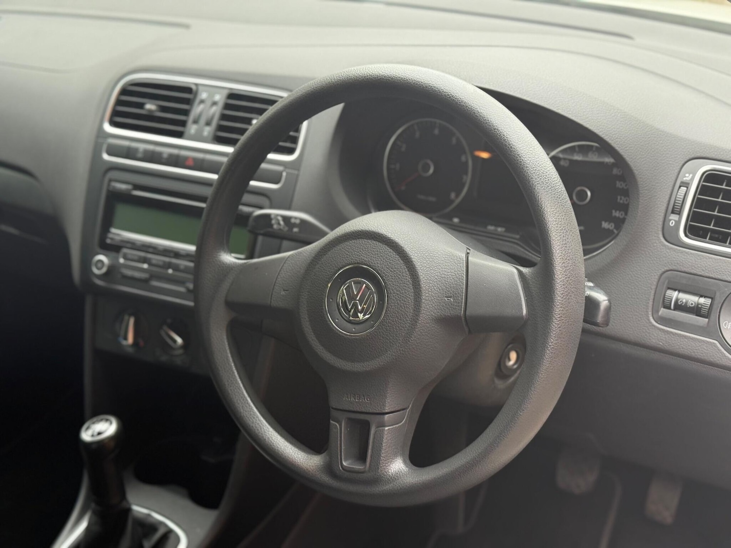 Used Volkswagen Polo 2010 for sale - 76283585: Photo 19