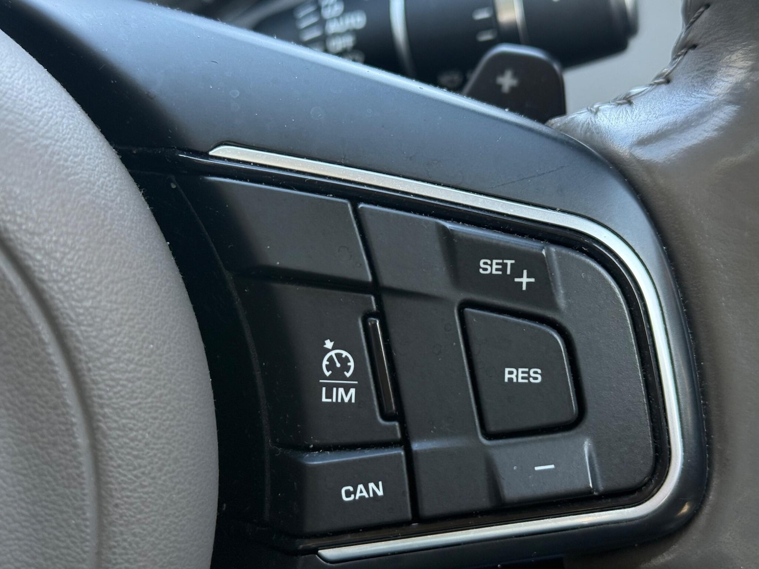 Used Jaguar XE for sale - 77598725: Photo 22