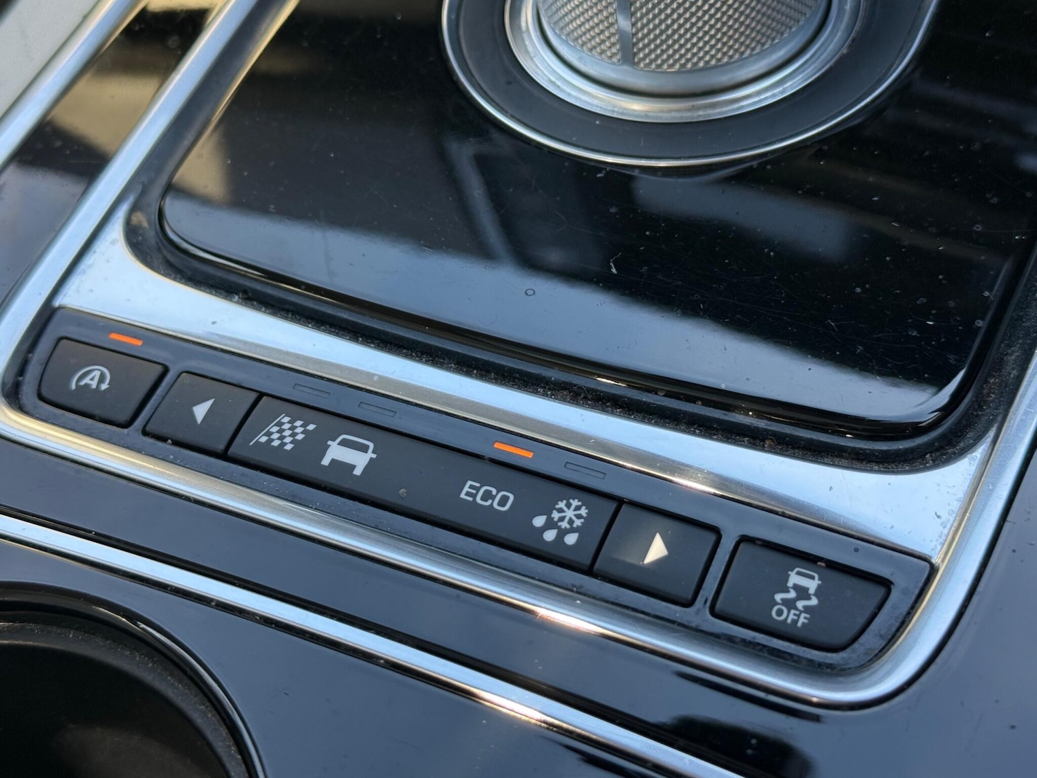 Used Jaguar XE for sale - 77598725: Photo 24