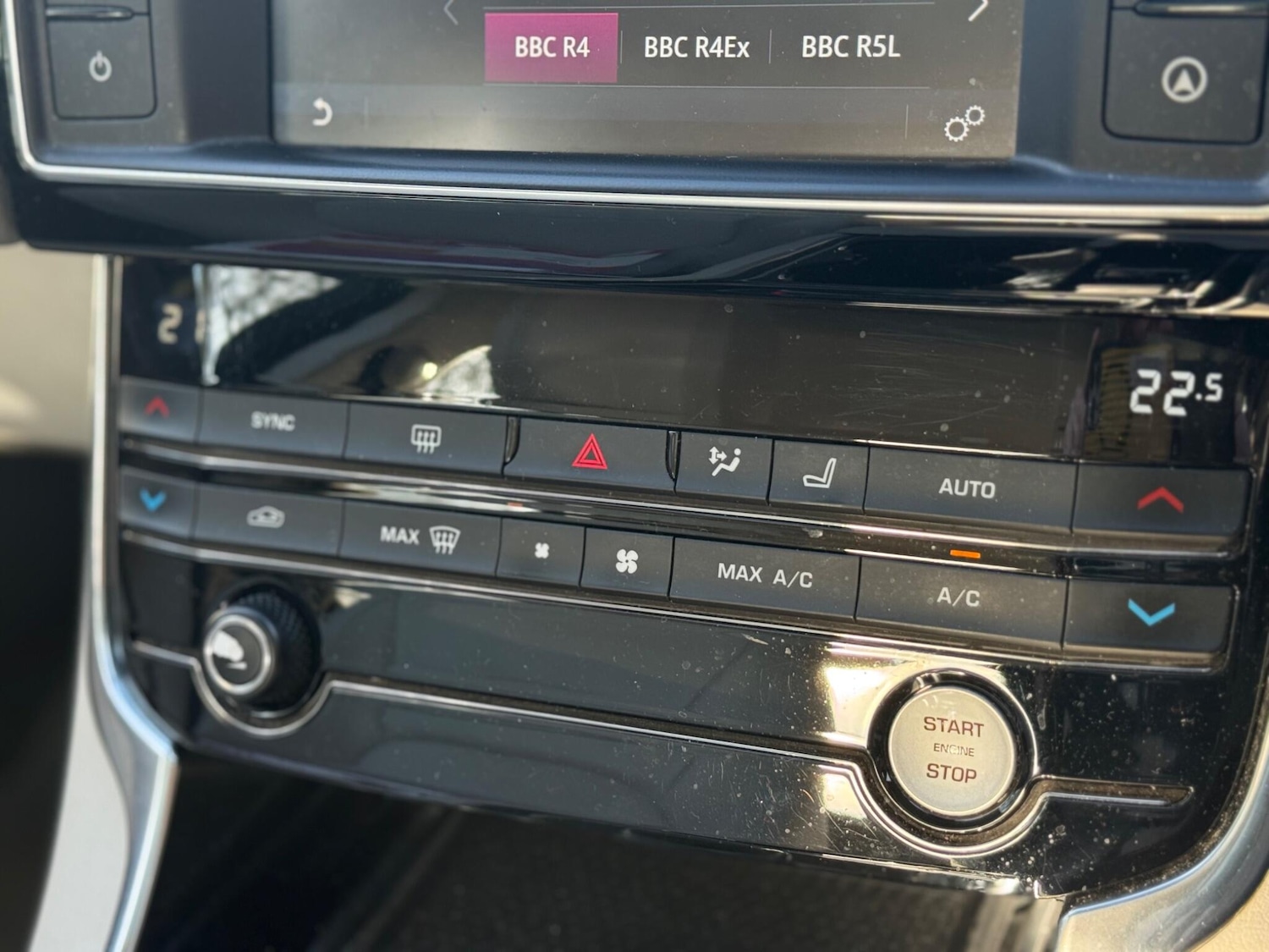 Used Jaguar XE for sale - 77598725: Photo 28