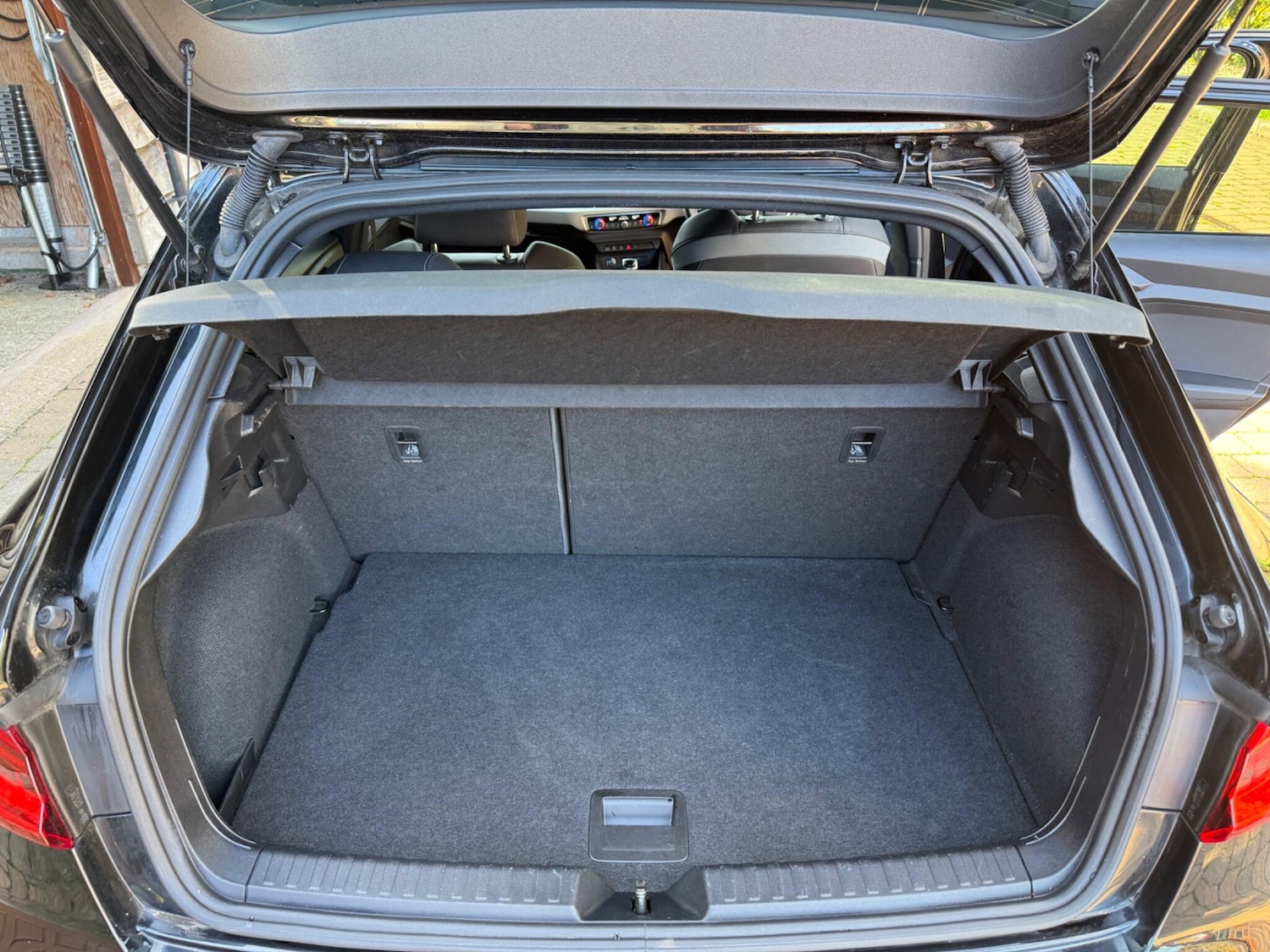Vehicle 28