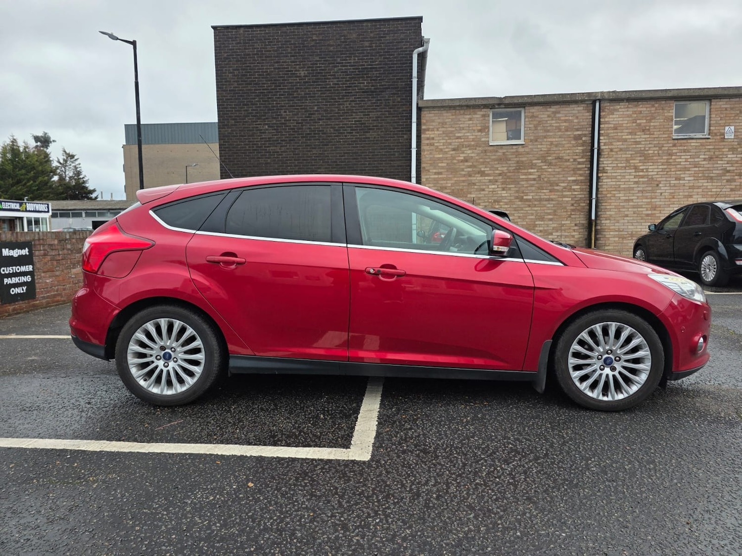 Used Ford Focus 2013 for sale - 76877392: Photo 11