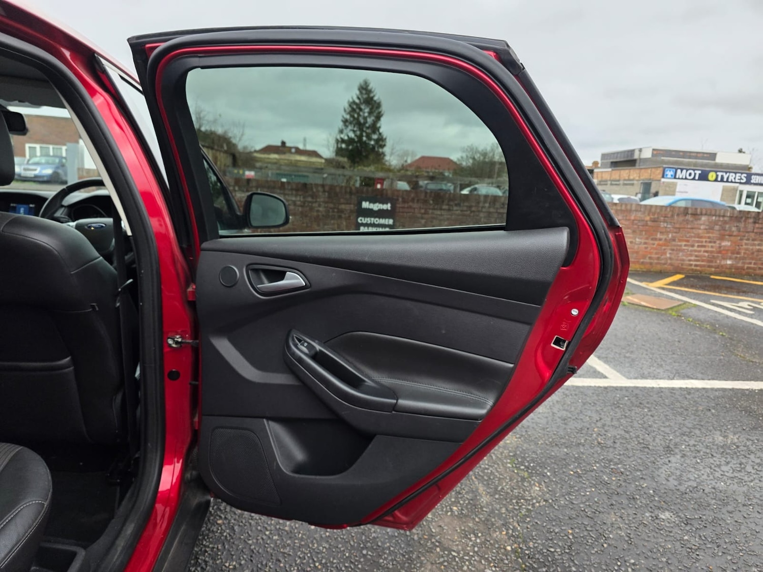 Used Ford Focus 2013 for sale - 76877392: Photo 24