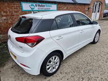Used Hyundai i20 2017 for sale - 75460081: Photo