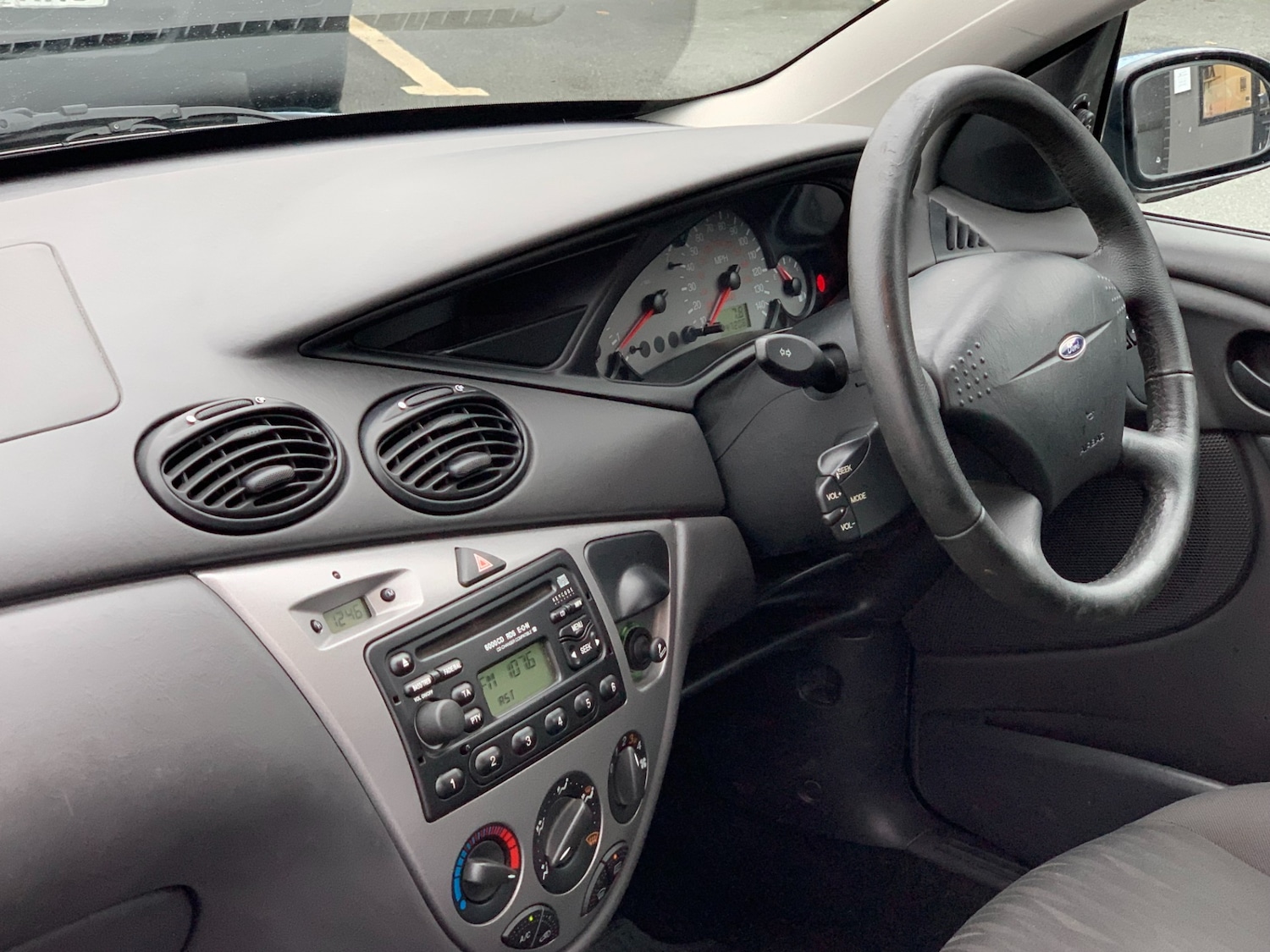 Used Ford Focus 2002 for sale - 76762818: Photo 12