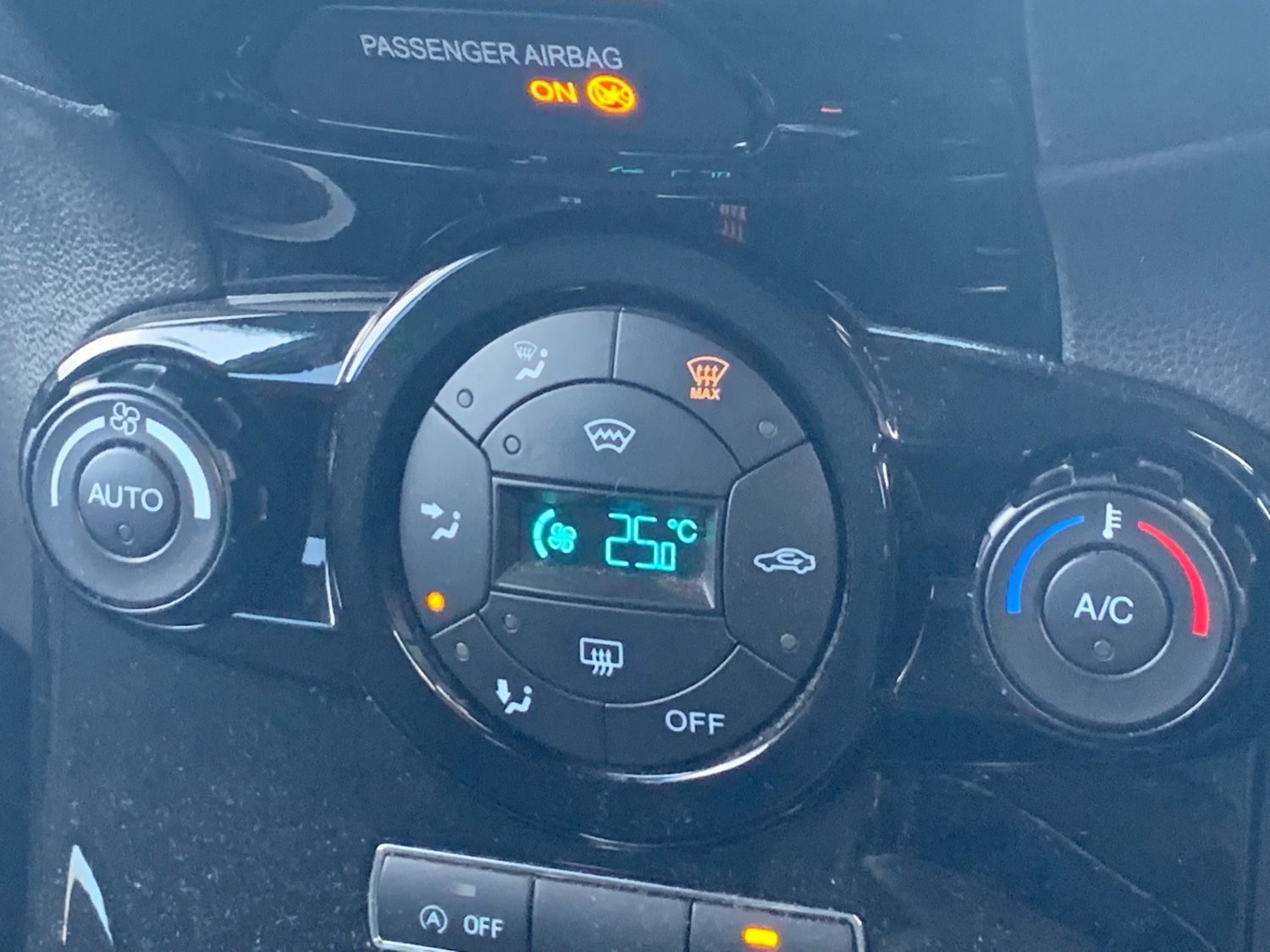 Used Ford Fiesta 2015 for sale - 76735908: Photo 16