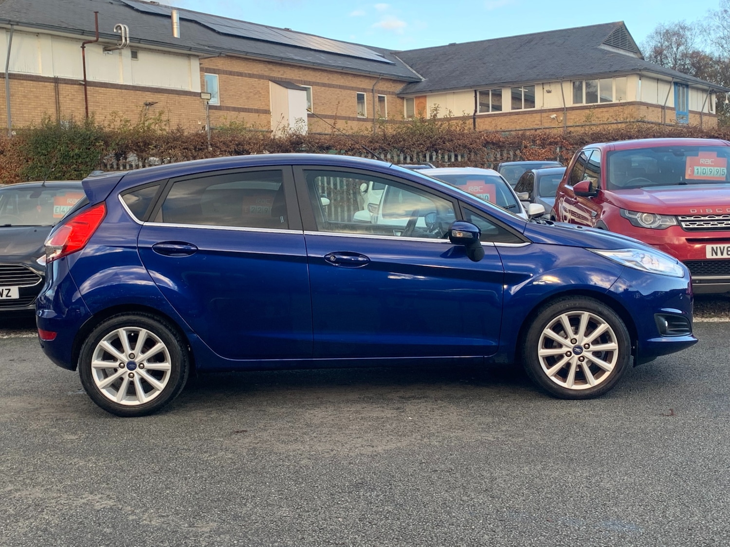 Used Ford Fiesta 2015 for sale - 76735908: Photo 3