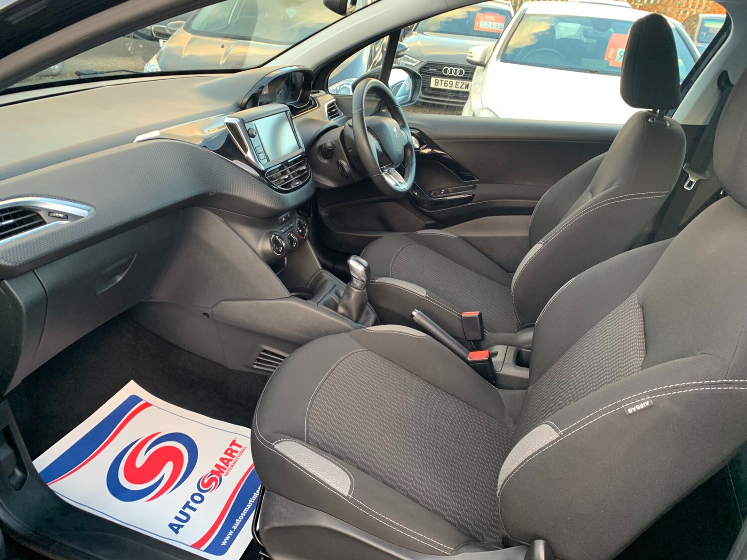 Used Peugeot 208 2015 for sale - 76983913: Photo 11