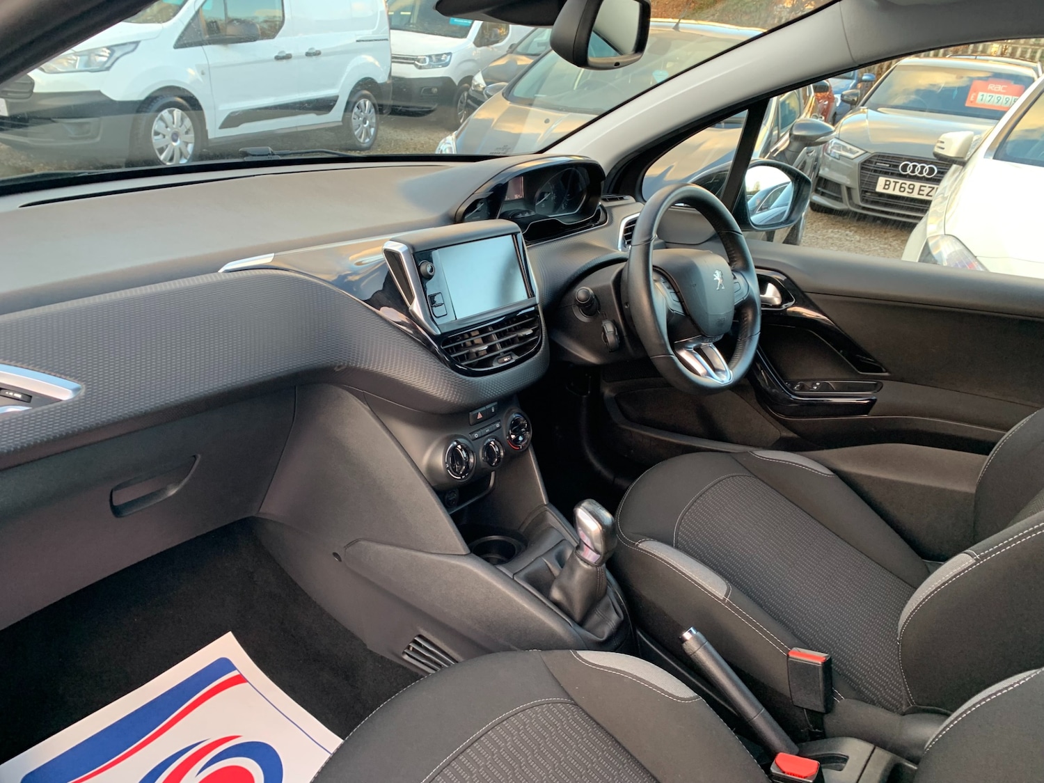 Used Peugeot 208 2015 for sale - 76983913: Photo 12