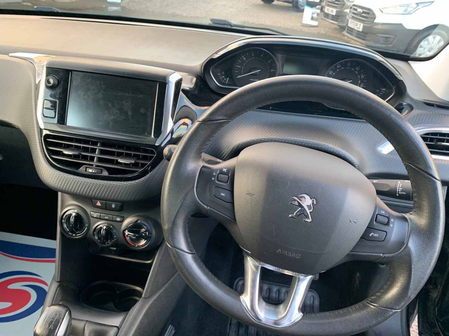 Used Peugeot 208 2015 for sale - 76983913: Photo 14