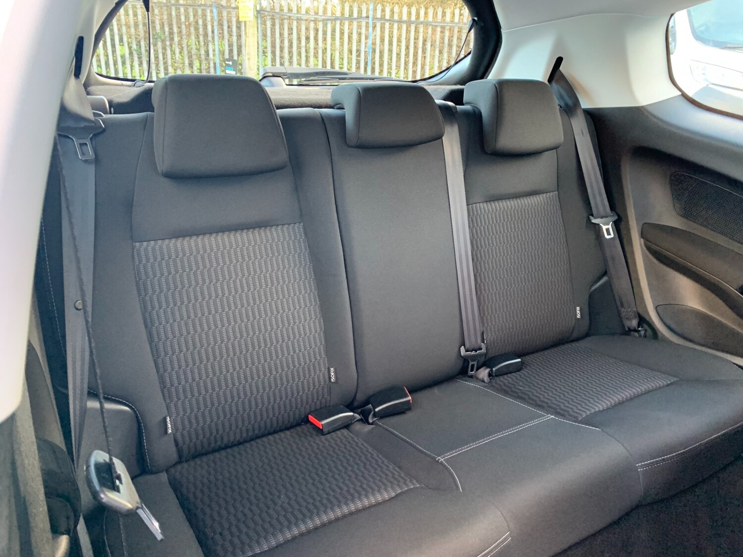 Used Peugeot 208 2015 for sale - 76983913: Photo 15