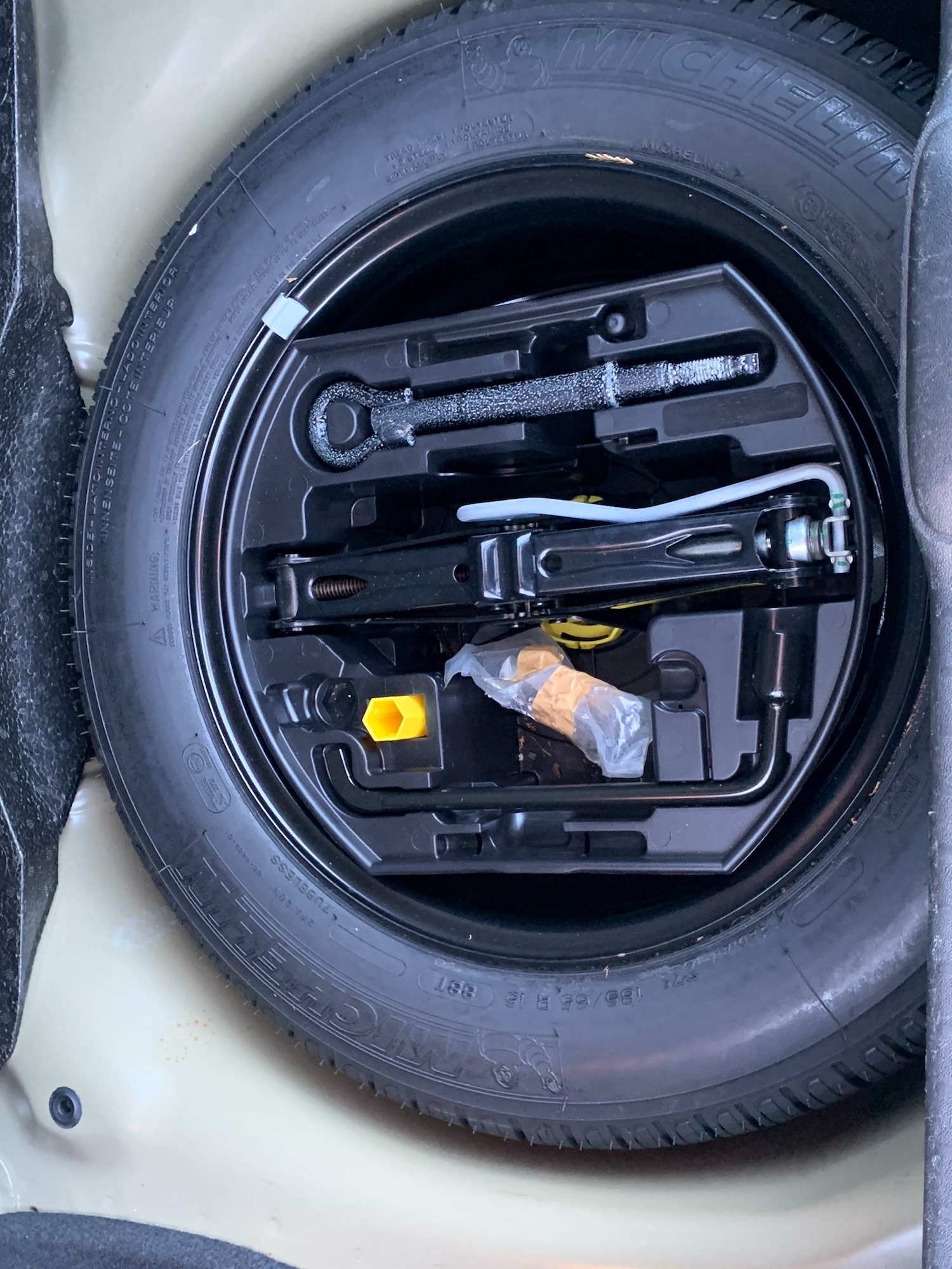 Used Peugeot 208 2015 for sale - 76983913: Photo 24