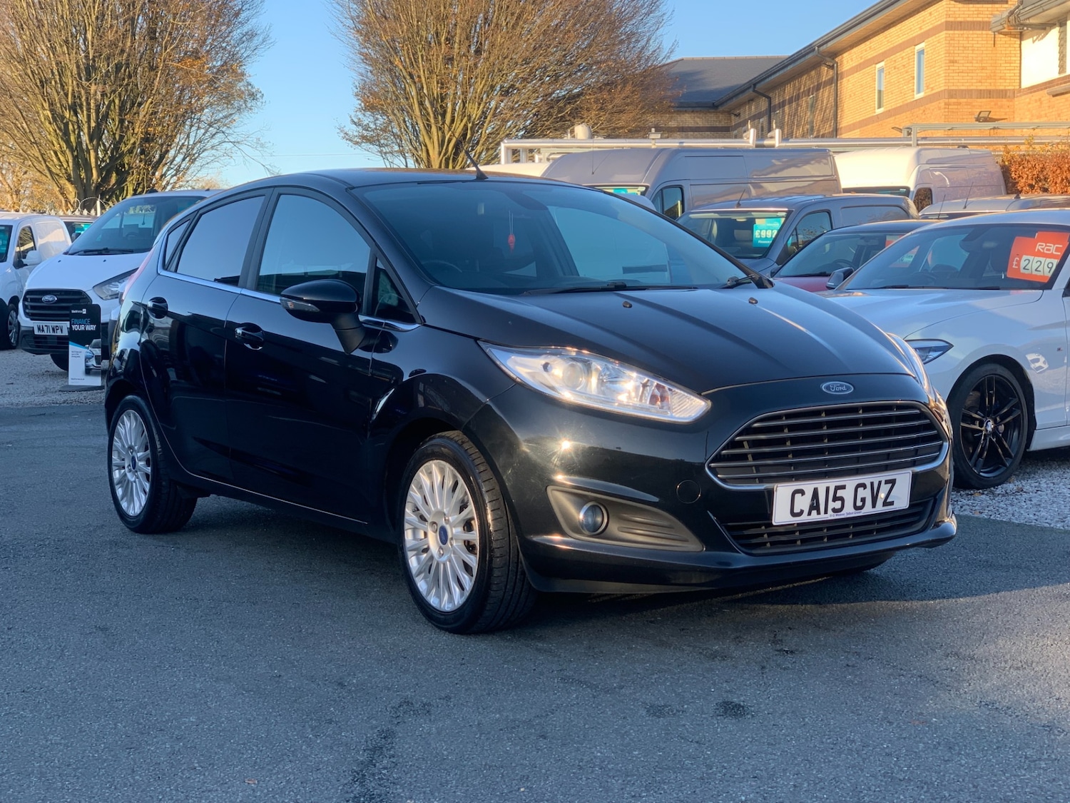 Used Ford Fiesta 2015 for sale - 76736117: Photo 2
