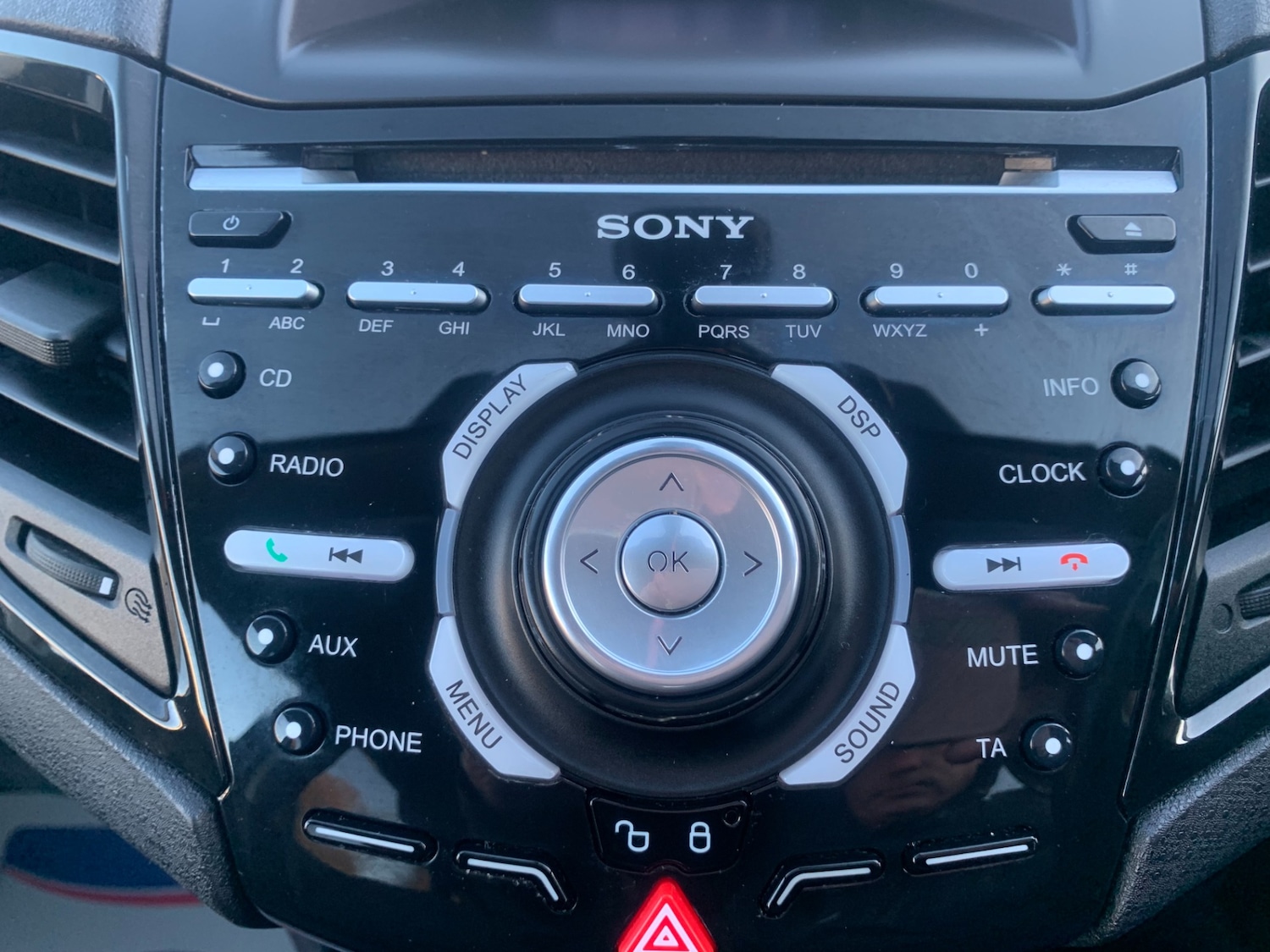 Used Ford Fiesta 2015 for sale - 76736117: Photo 24