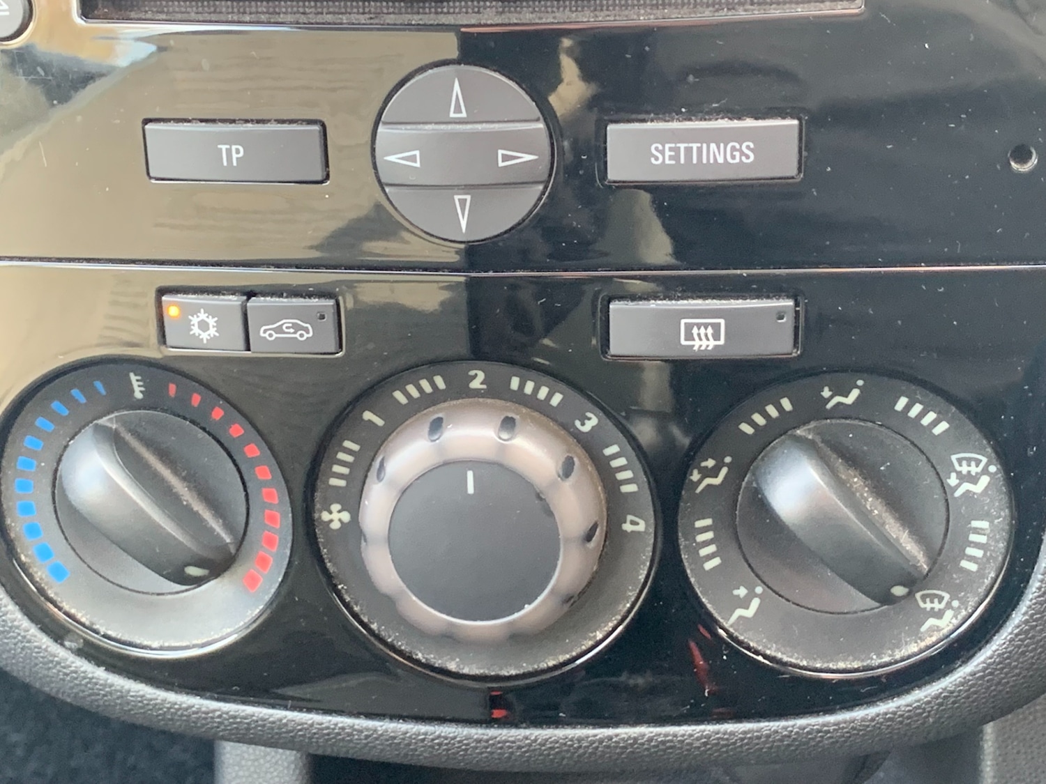 Used Vauxhall Corsa 2014 for sale - 76736300: Photo 25